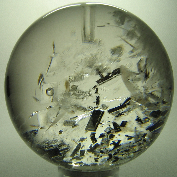 Cristal de roche avec bulle d'eau.jpg